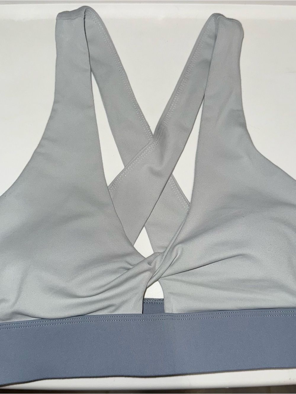 Fabletics Oasis Twist Medium Impact Sports Bra
